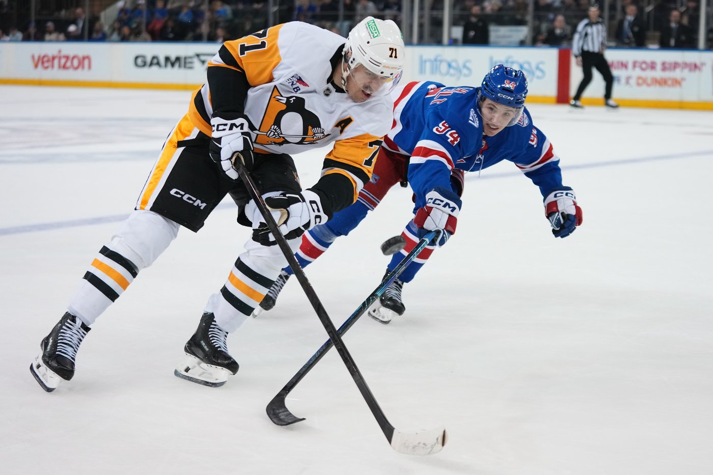 Trocheck scores shootout winner as Rangers edge Penguins 3-2 | iNFOnews.ca Trocheck scores shootout winner as Rangers edge Penguins 3-2 | iNFOnews.ca