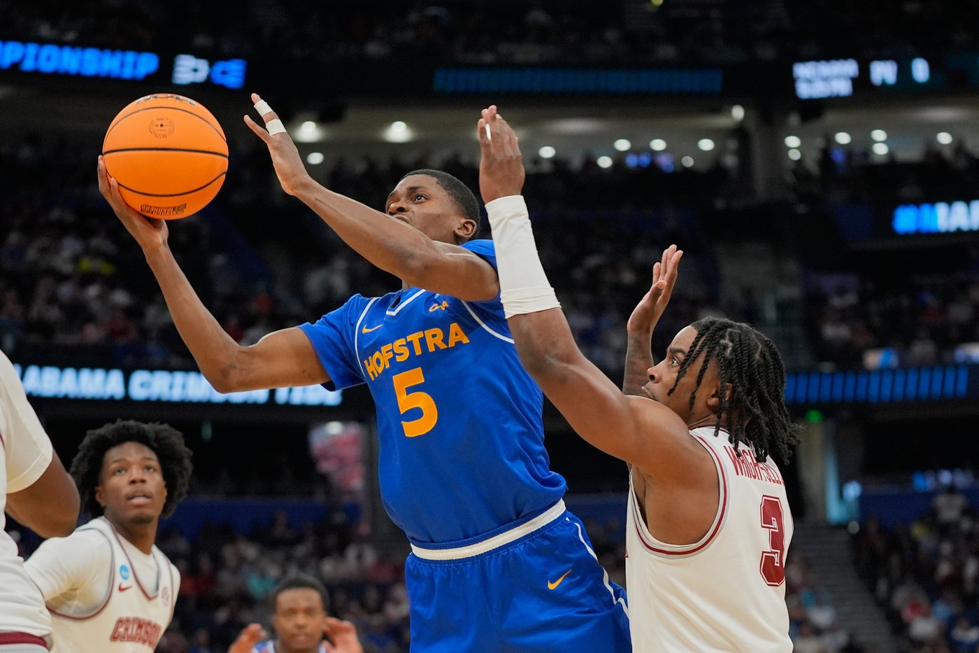 Philon scores 29 points, Alabama wipes out early deficit to oust Hofstra 90-70 in Midwest Region | iNFOnews.ca Philon scores 29 points, Alabama wipes out early deficit to oust Hofstra 90-70 in Midwest Region | iNFOnews.ca