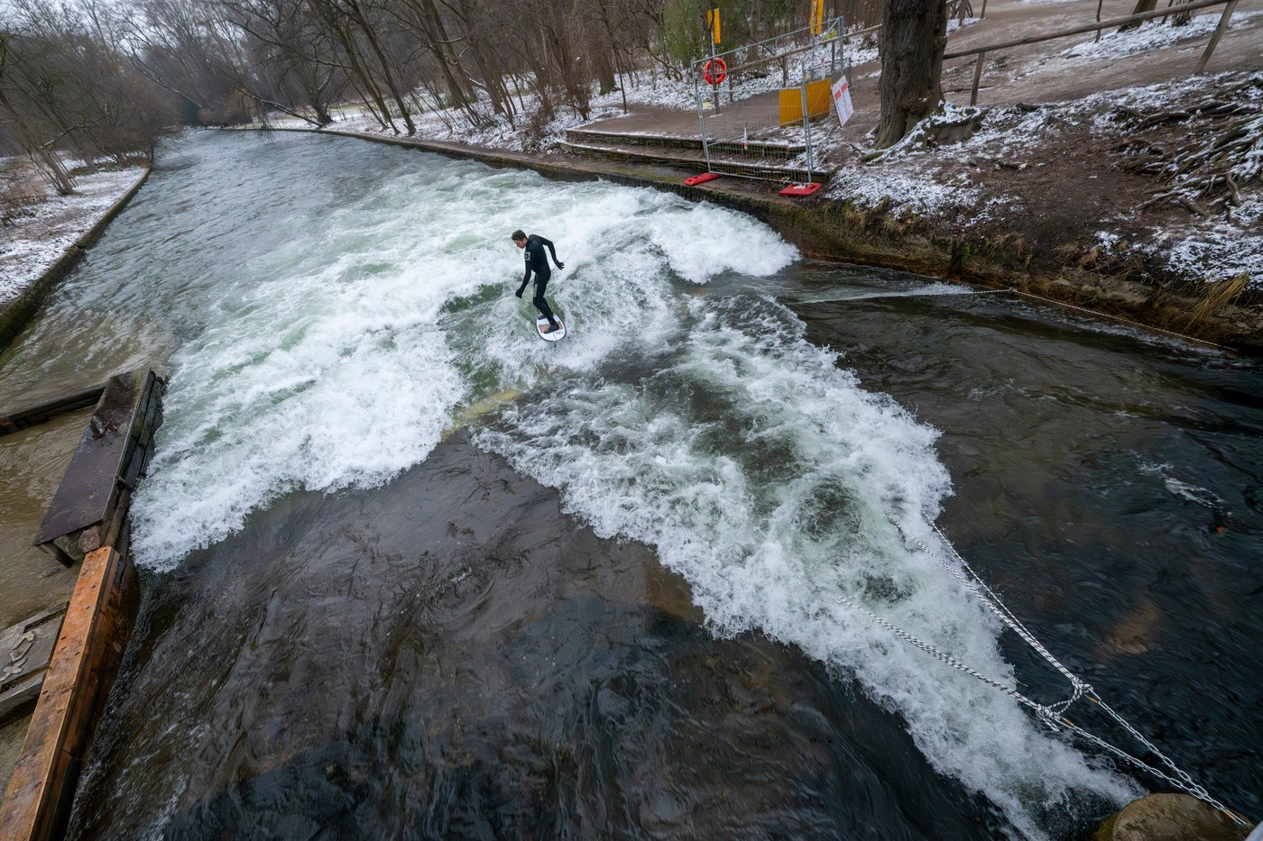Debate over surfing in German park gets gnarly after city removes wave-creating device | iNFOnews.ca