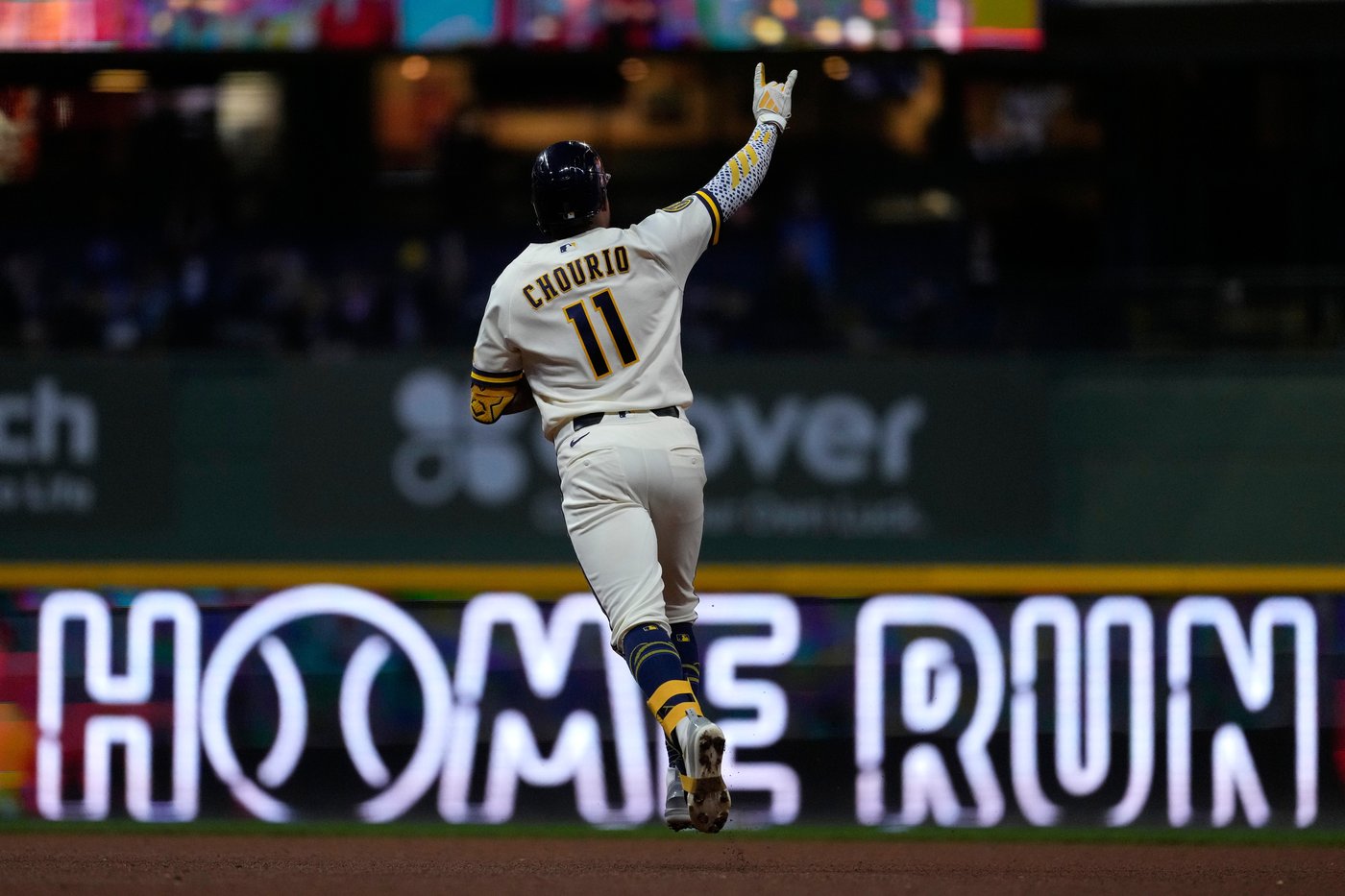 Yelich and Chourio homer as the Brewers beat the Guardians 9-4 | iNFOnews.ca Yelich and Chourio homer as the Brewers beat the Guardians 9-4 | iNFOnews.ca