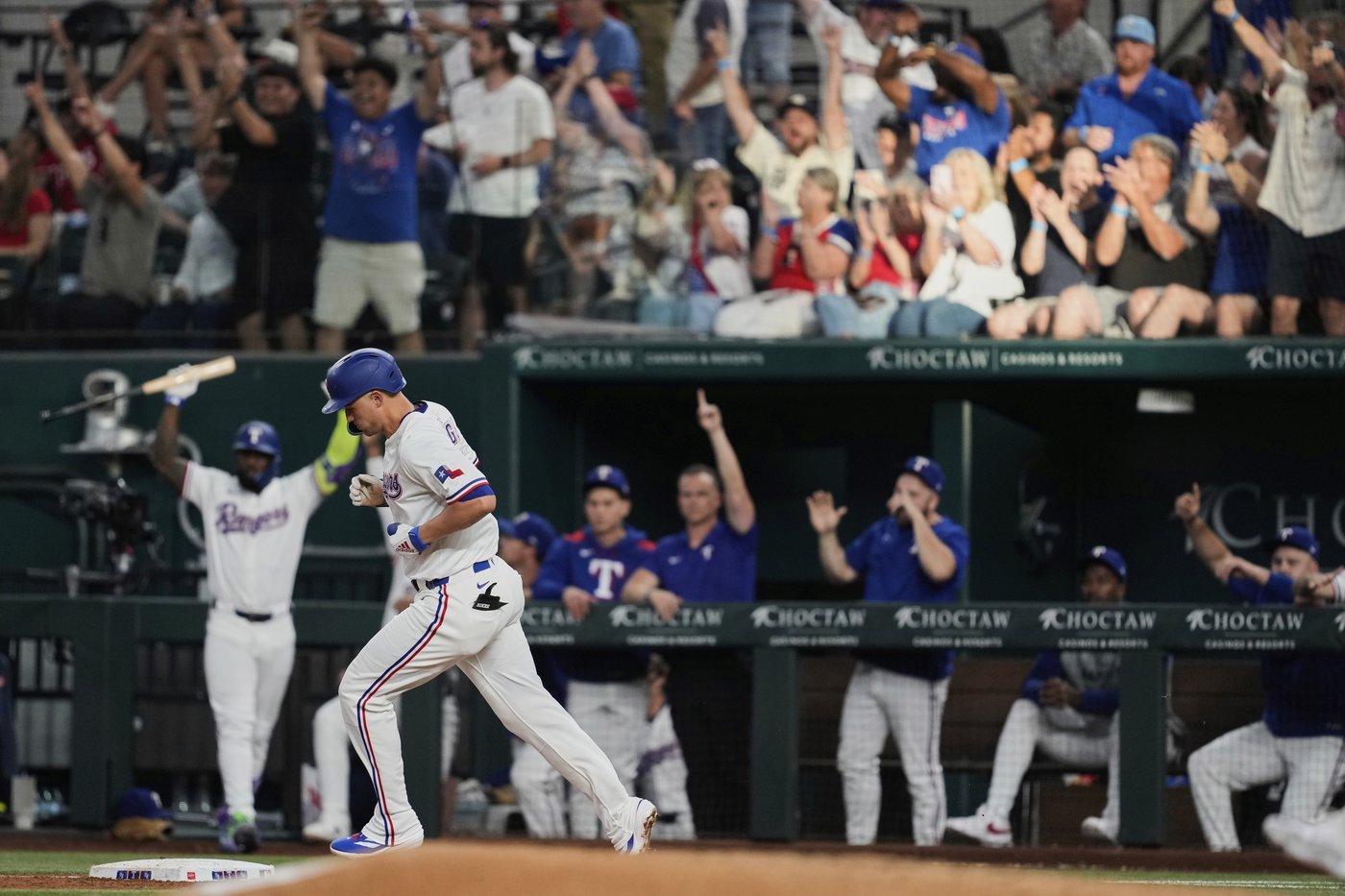 Bloop hit gives the Rangers and Jon Gray a 2-1 victory over the Athletics | iNFOnews.ca Bloop hit gives the Rangers and Jon Gray a 2-1 victory over the Athletics | iNFOnews.ca