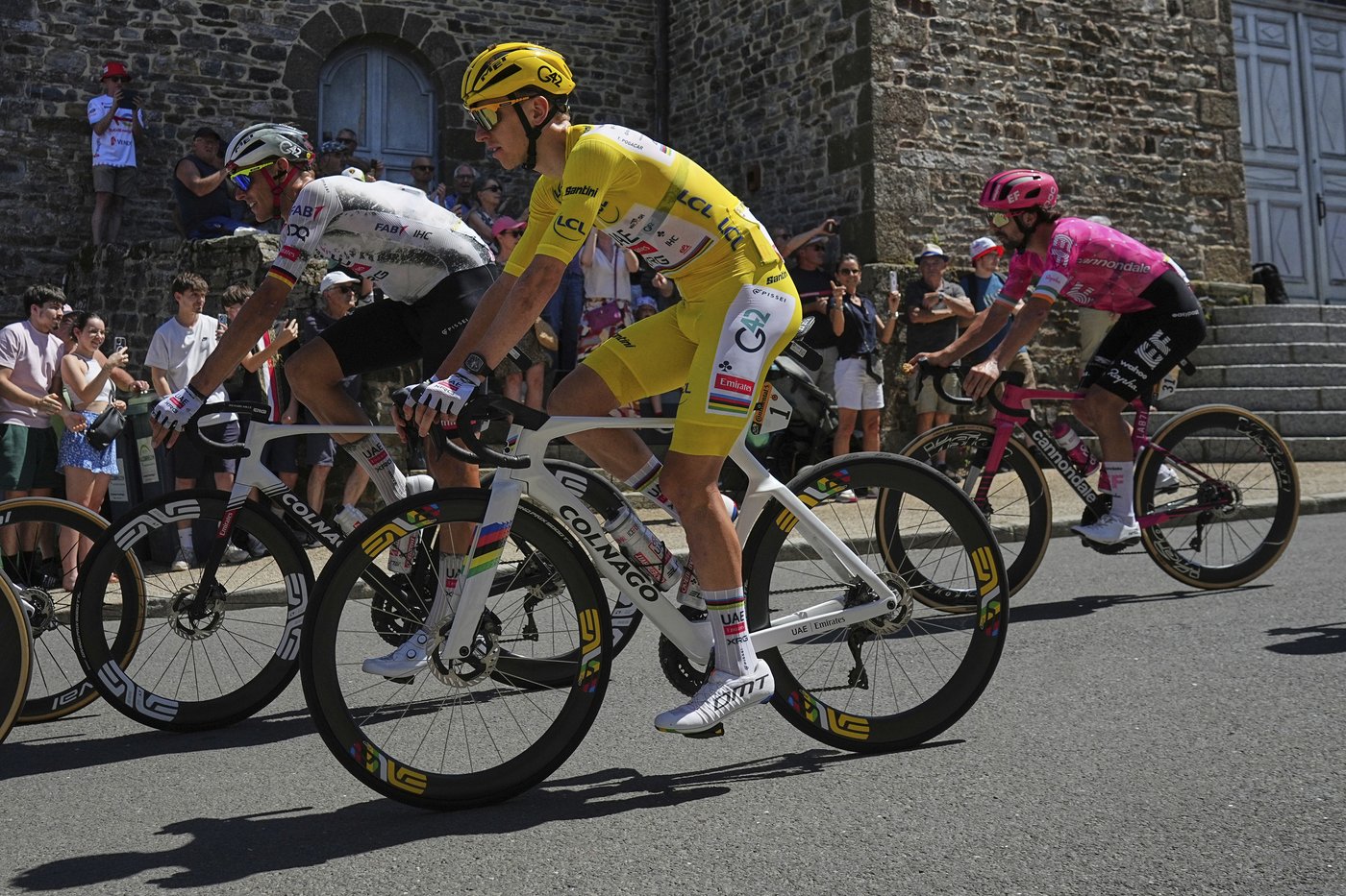 Tour de France: Jonathan Milan wins Stage 8 in a sprint finish | iNFOnews.ca