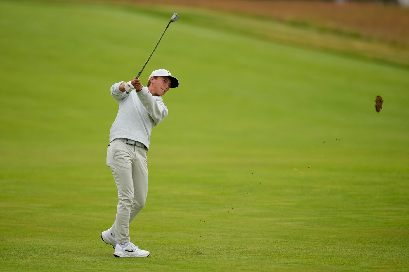 Miles Russell, 17, has his dad caddie to finish his US Open debut in a Father's Day surprise | iNFOnews.ca Miles Russell, 17, has his dad caddie to finish his US Open debut in a Father's Day surprise | iNFOnews.ca