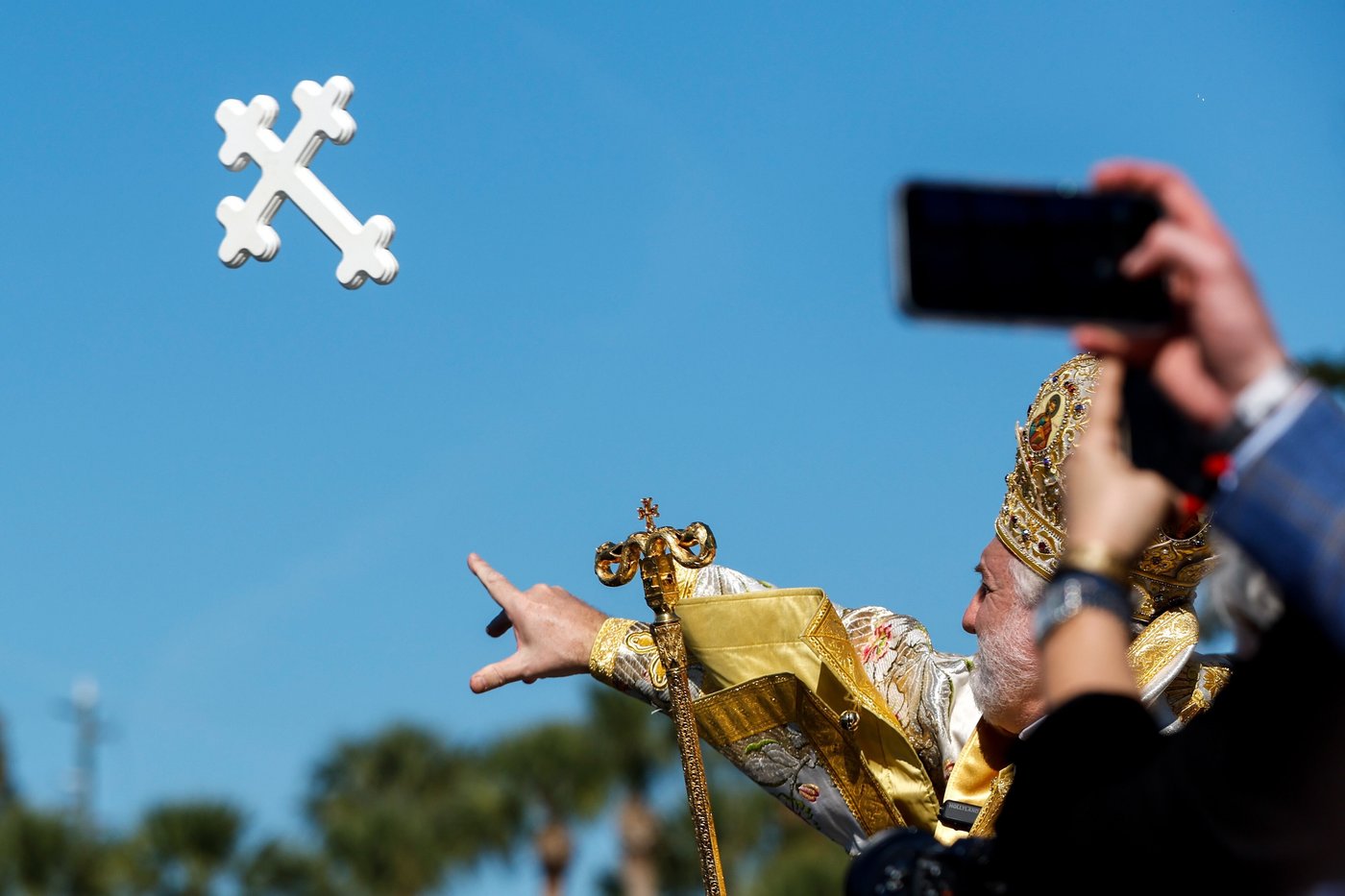 Florida's Greek community gathers for 120th Epiphany celebration and annual dive to retrieve cross | iNFOnews.ca