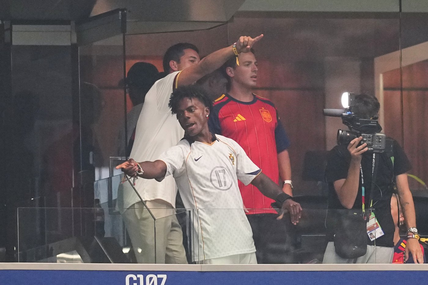 FIFA is investigating an incident between a fan and streamer IShowSpeed at a World Cup match | iNFOnews.ca