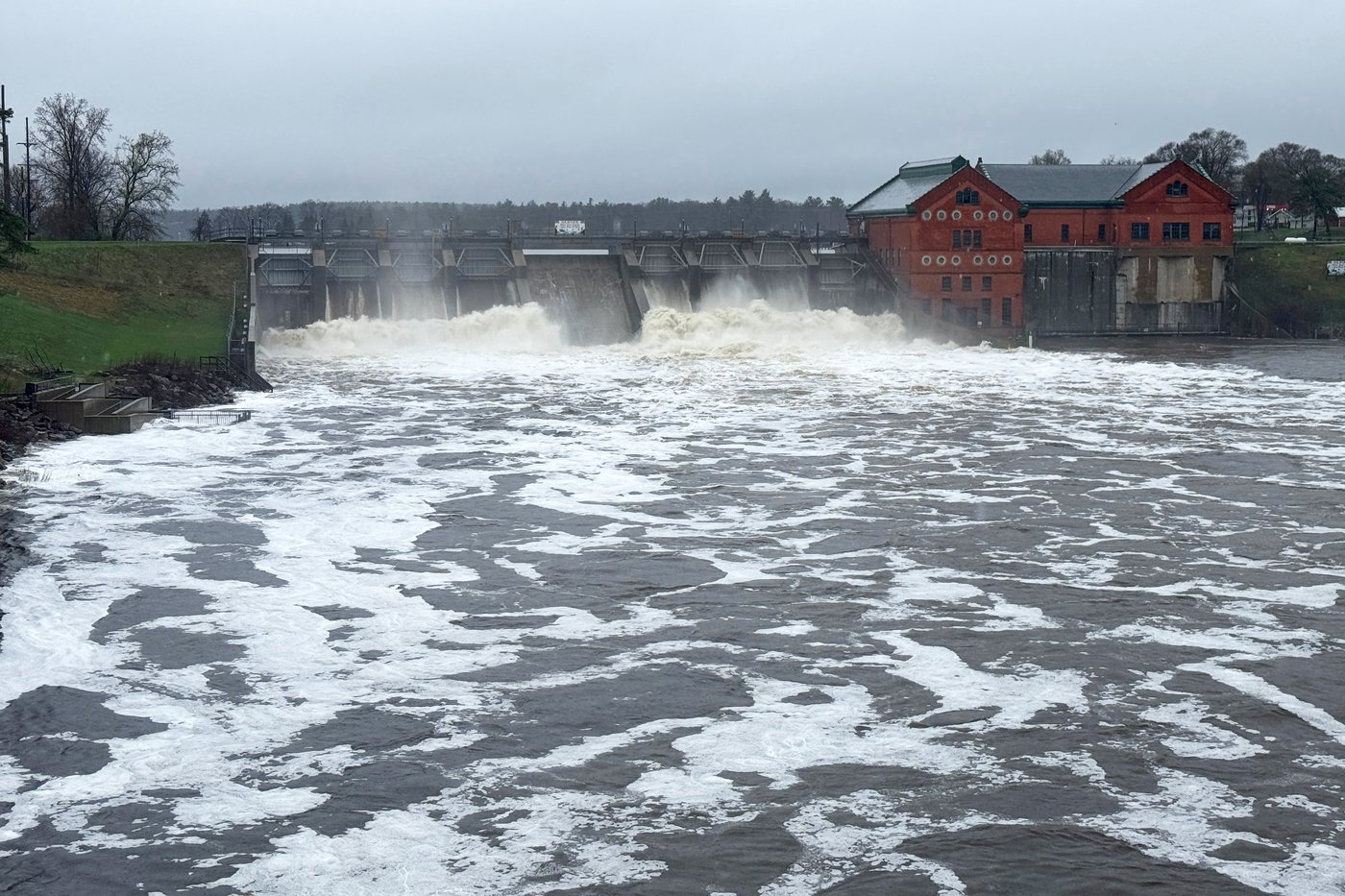 Severe storms continue to produce heavy rain, lightning and flooding across parts of US | iNFOnews.ca Severe storms continue to produce heavy rain, lightning and flooding across parts of US | iNFOnews.ca