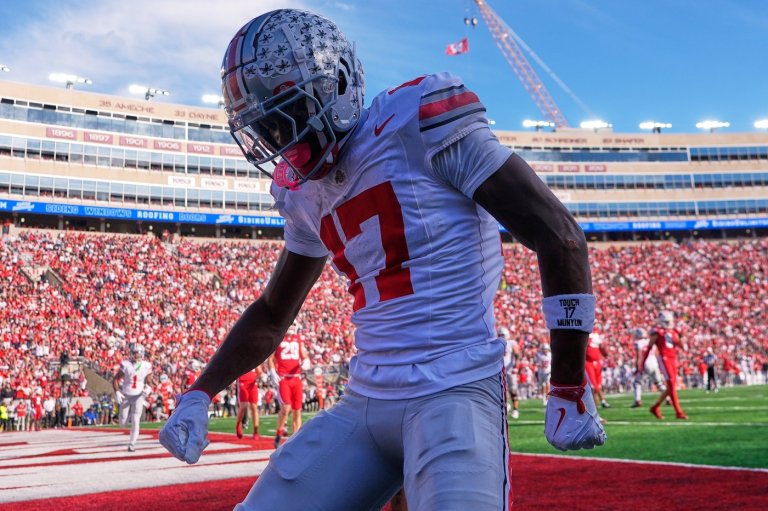 Sayin throws 4 TD passes as No. 1 Ohio State throttles Wisconsin 34-0 | iNFOnews.ca
