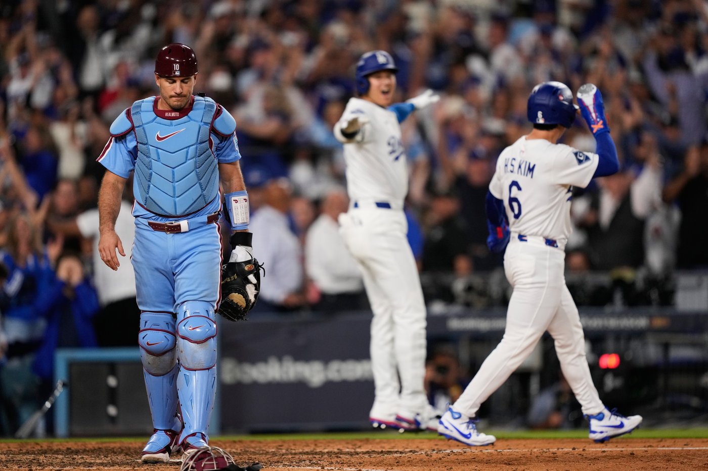 Dodgers advance to NLCS after Kerkering's costly error in 11th inning beats Phillies | iNFOnews.ca Dodgers advance to NLCS after Kerkering's costly error in 11th inning beats Phillies | iNFOnews.ca