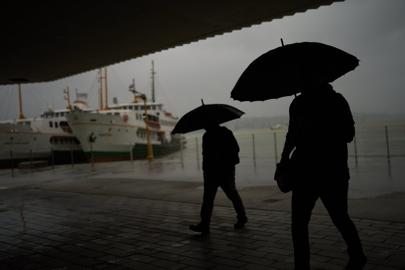Heavy rain shuts down Istanbul, causing flooding and 2 deaths | iNwheels Heavy rain shuts down Istanbul, causing flooding and 2 deaths | iNwheels