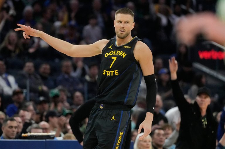 Warriors center Porzingis misses 5th straight game with illness coach Steve Kerr calls "mysterious" | iNFOnews.ca