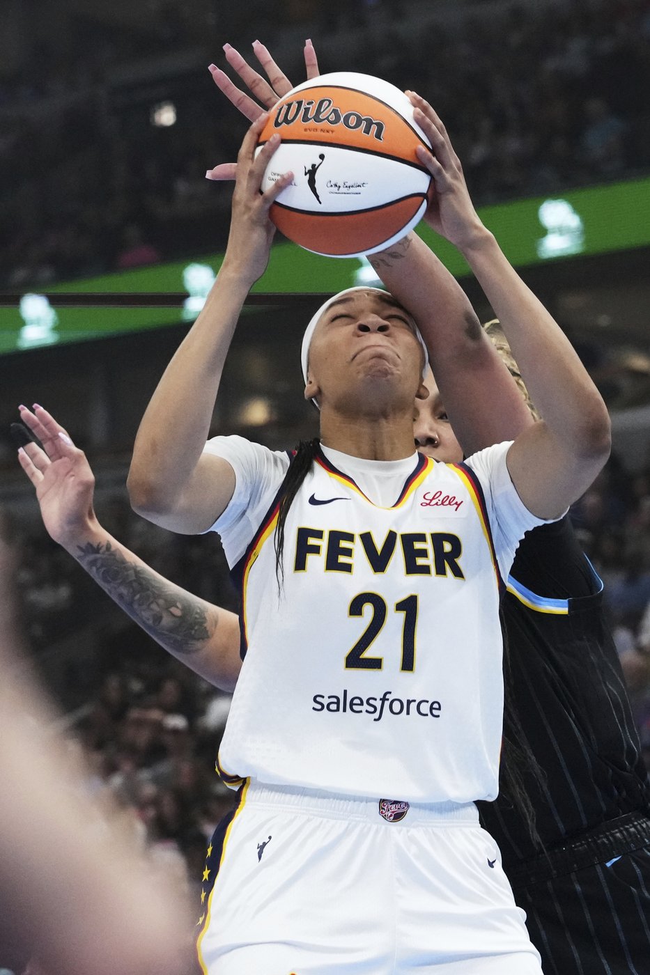 Mitchell's 35 points lift Fever over Sky 93-78; Clark and Reese sit out | iNFOnews.ca Mitchell's 35 points lift Fever over Sky 93-78; Clark and Reese sit out | iNFOnews.ca