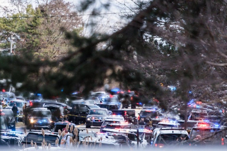 Photos show response after attack at suburban Detroit synagogue | iNFOnews.ca