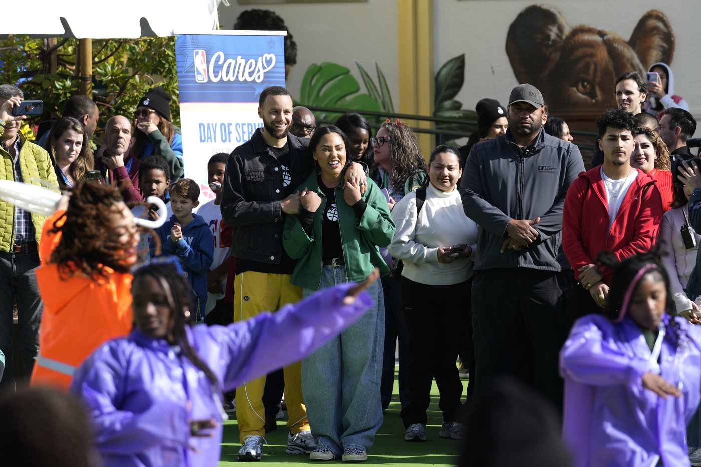 Stephen and Ayesha Curry are celebrating their roles as All-Star hosts in the Bay this weekend | iNFOnews.ca