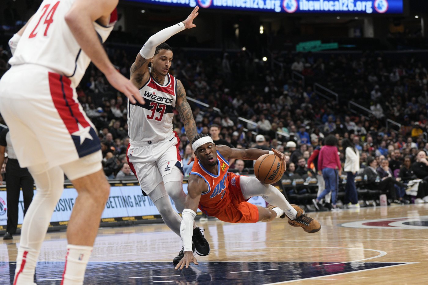 Gilgeous-Alexander overcomes a poor shooting performance and leads Thunder past Wizards 136-95 | iNFOnews.ca