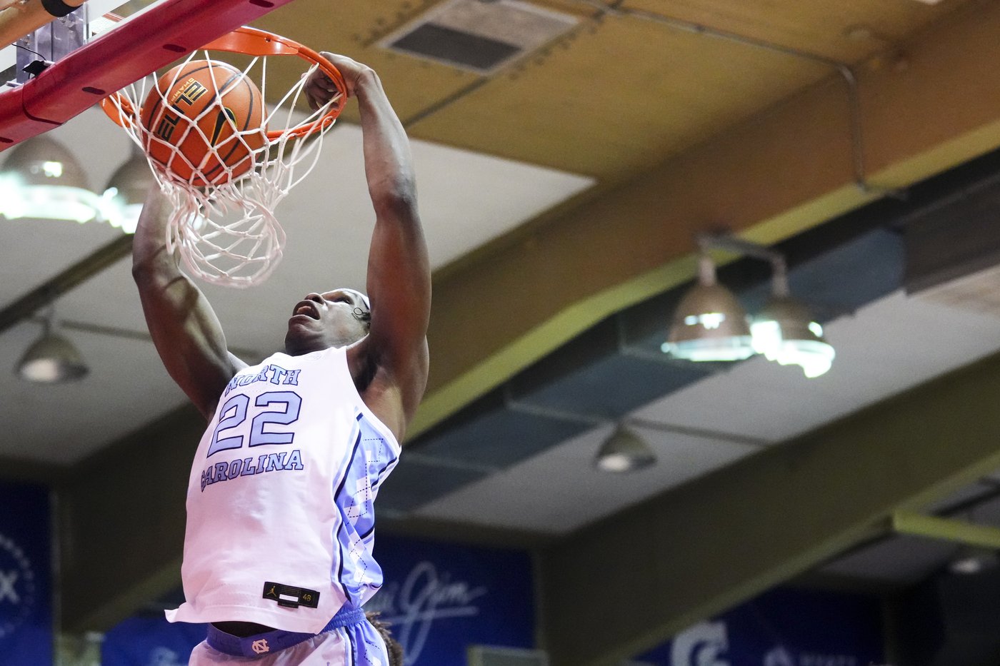 Michigan State holds off No. 12 North Carolina 94-91 in overtime for 3rd at Maui Invitational | iNFOnews.ca