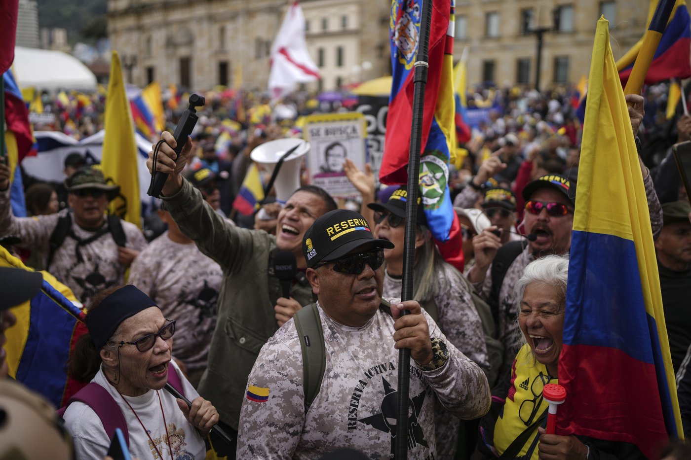 Thousands of Colombians take to the streets to reject proposed reforms and rebuke the president | iNFOnews.ca Thousands of Colombians take to the streets to reject proposed reforms and rebuke the president | iNFOnews.ca
