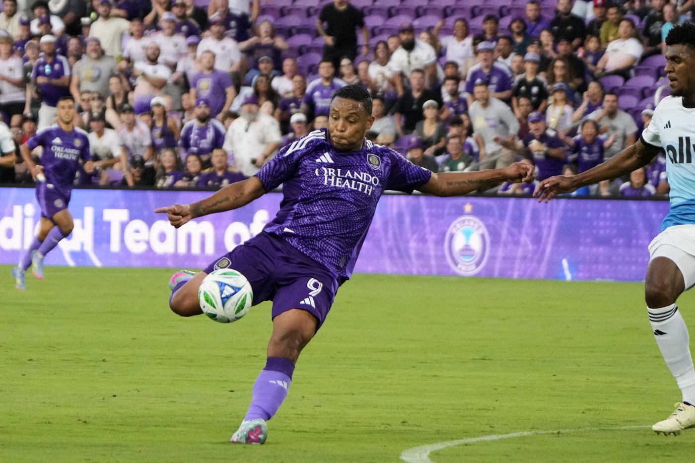 Ojeda scores again and Orlando keeps streak alive with 3-1 victory over Charlotte | iNFOnews.ca