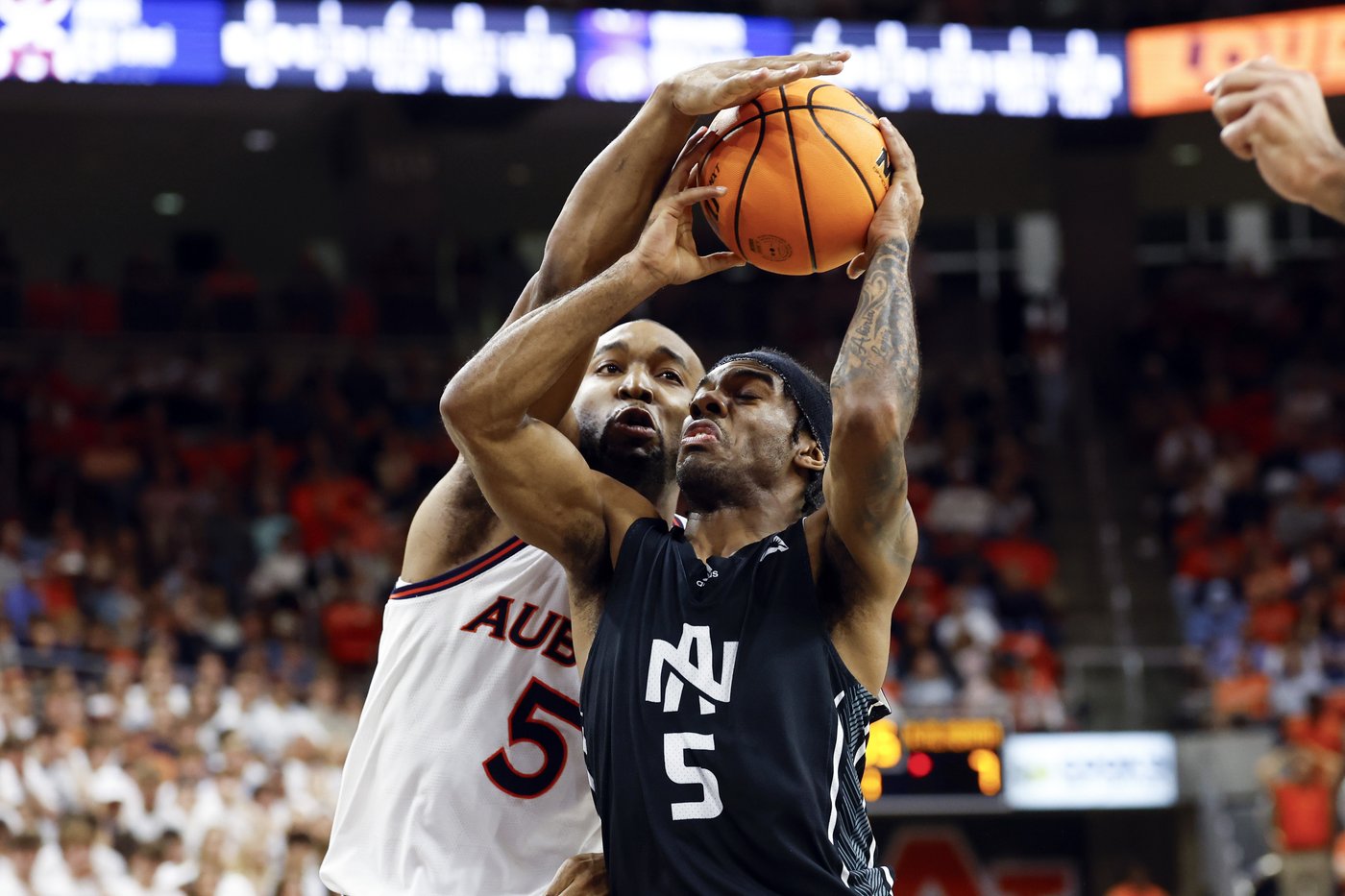 Broome has 30 points and 17 rebounds to lead No. 4 Auburn past North Alabama 102-69 | iNFOnews.ca