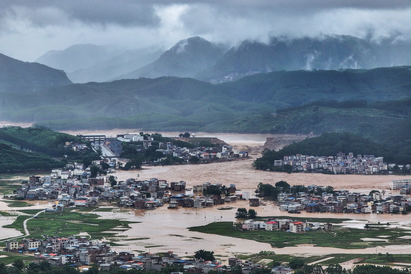 Tornadoes and storms in central China kill at least 11 people | iNFOnews.ca