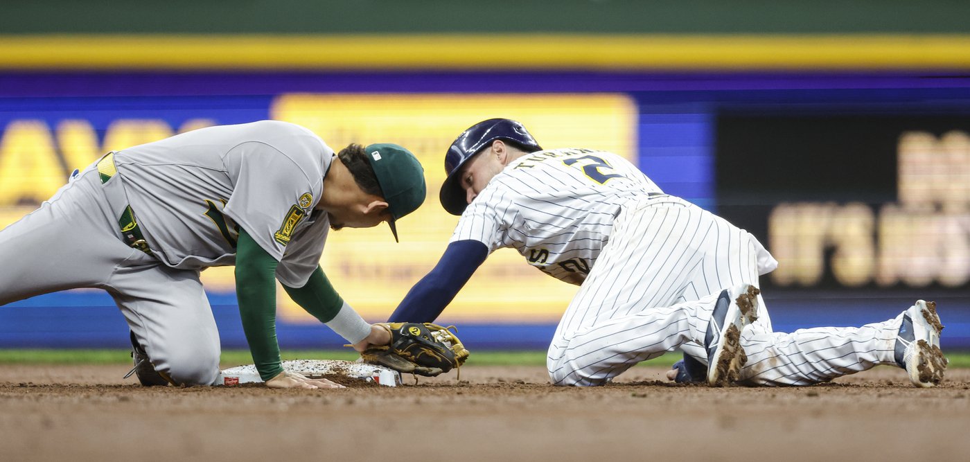 Brewers shatter 33-year-old team record by stealing 9 bases, 6 in 1st inning | iNFOnews.ca