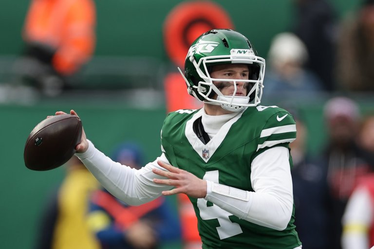 Jets undrafted rookie QB Brady Cook gets another shot to start in season finale | iNFOnews.ca