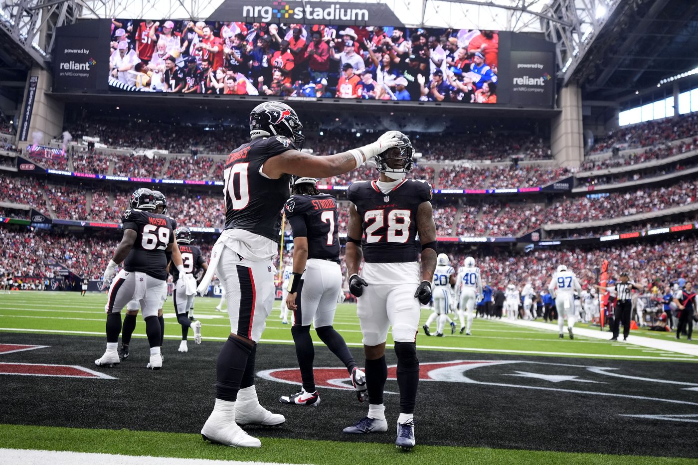 Stroud throws TD pass, Mixon adds score as Texans outlast Colts 23-20 | iNFOnews.ca
