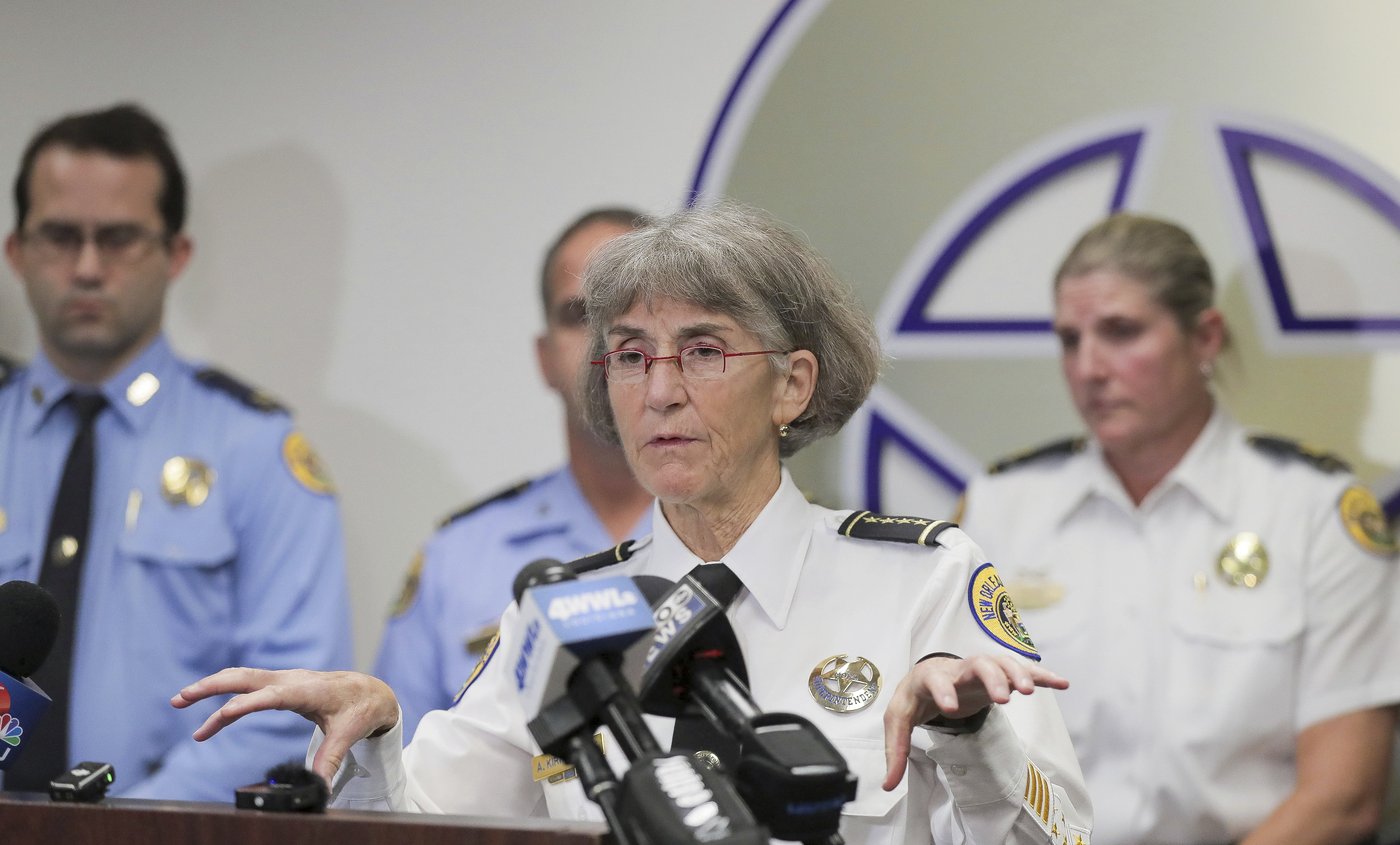 Police seek witnesses, cell phone video after gunfire during a parade in New Orleans kills 2 | iNFOnews.ca Police seek witnesses, cell phone video after gunfire during a parade in New Orleans kills 2 | iNFOnews.ca