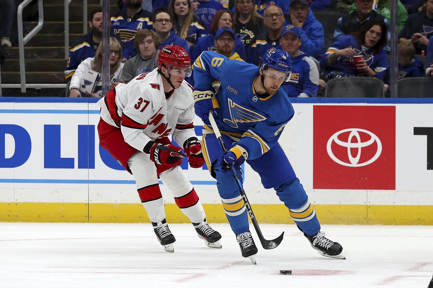 Kapanen scores in 3rd period as the Blues beat the Hurricanes 4-3 | iNFOnews.ca Kapanen scores in 3rd period as the Blues beat the Hurricanes 4-3 | iNFOnews.ca