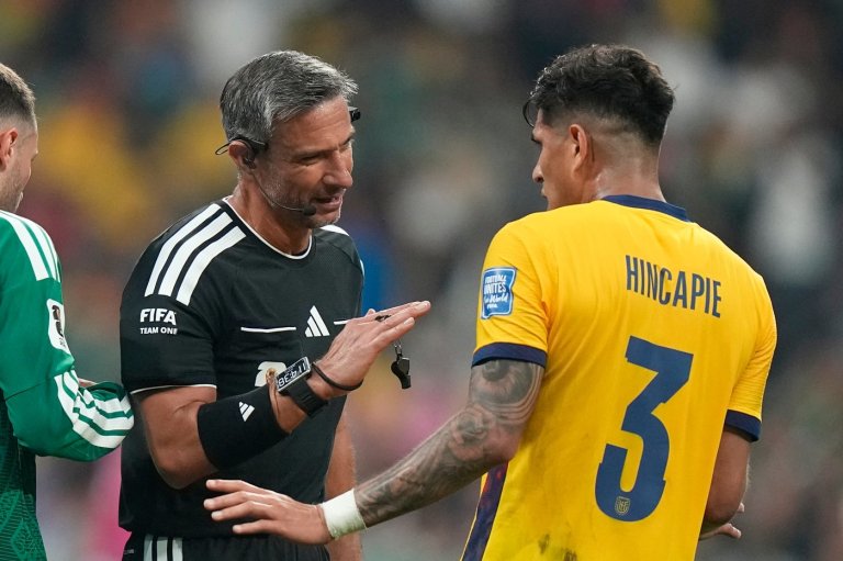 Ecuador's Hincapié becomes the second player sent off for covering his mouth at the World Cup | iNFOnews.ca