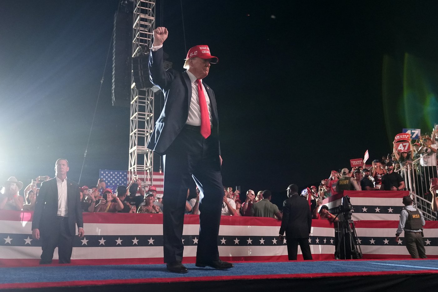 Man with loaded gun arrested at checkpoint near Donald Trump's weekend rally in Southern California | iNFOnews.ca