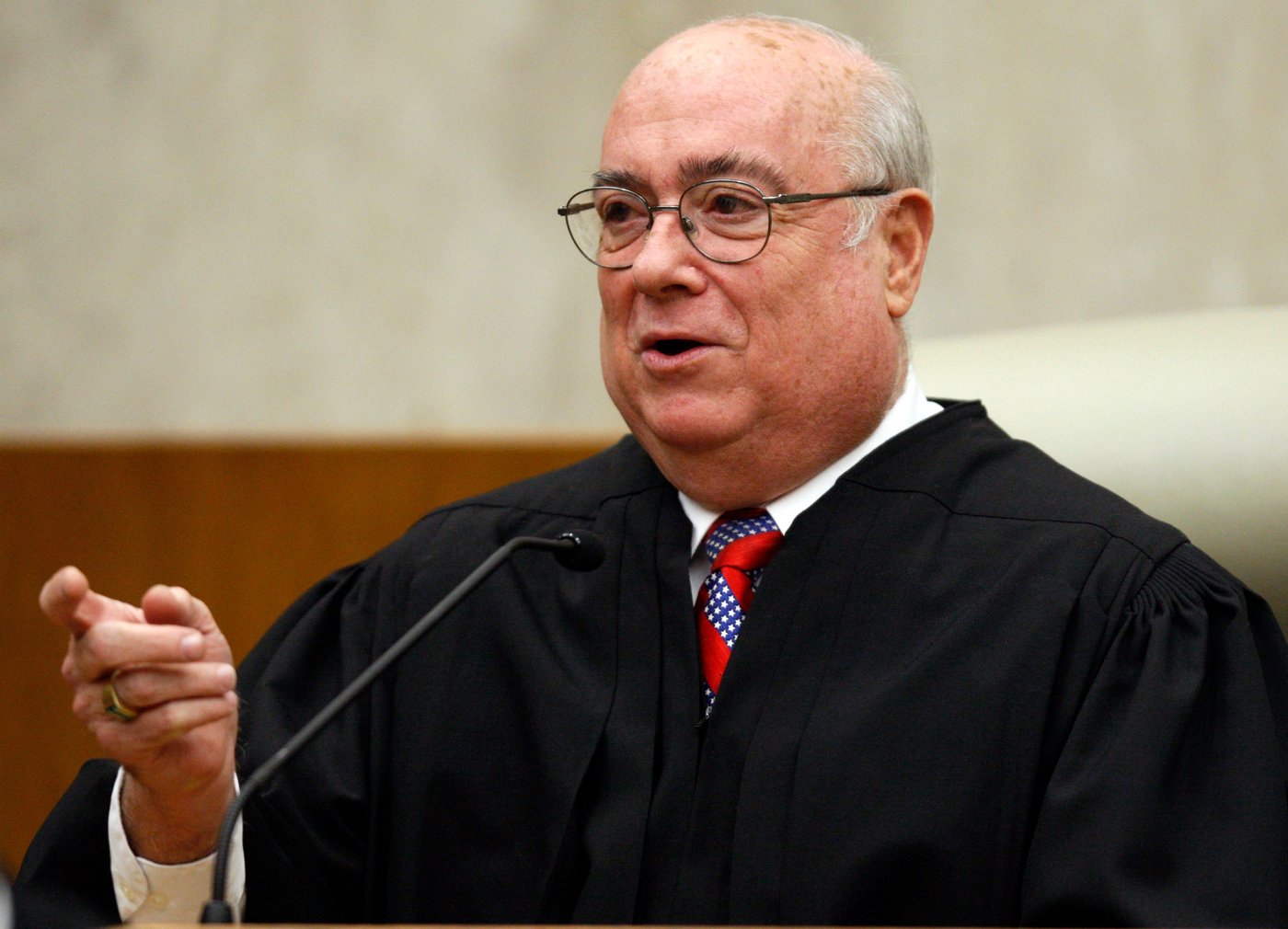 Judge weighs bid to block or reverse transfers of transgender inmates into a segregated prison unit | iNFOnews.ca Judge weighs bid to block or reverse transfers of transgender inmates into a segregated prison unit | iNFOnews.ca