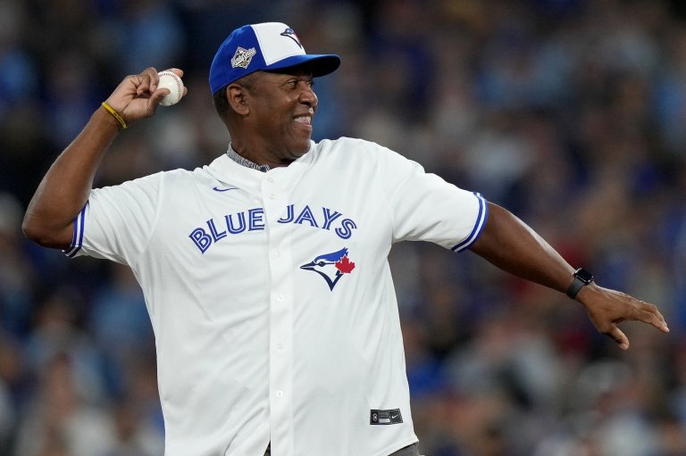 Joe Carter still feeling the love from Blue Jays fans 32 years after famous home run | iNFOnews.ca Joe Carter still feeling the love from Blue Jays fans 32 years after famous home run | iNFOnews.ca