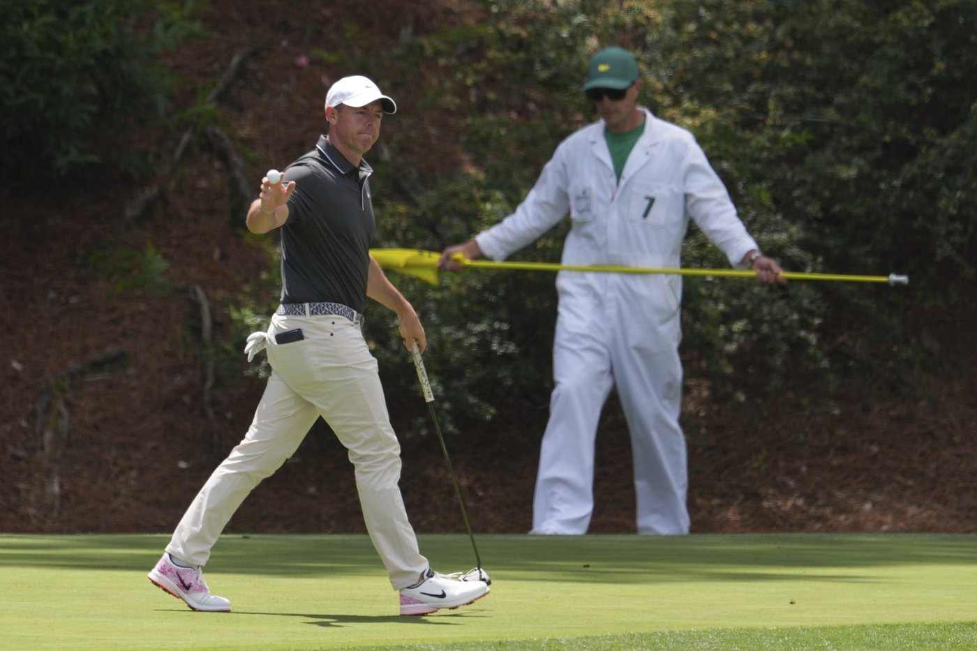 Rory McIlroy catches fire, shoots 66 to get back into contention at the Masters | iNFOnews.ca Rory McIlroy catches fire, shoots 66 to get back into contention at the Masters | iNFOnews.ca