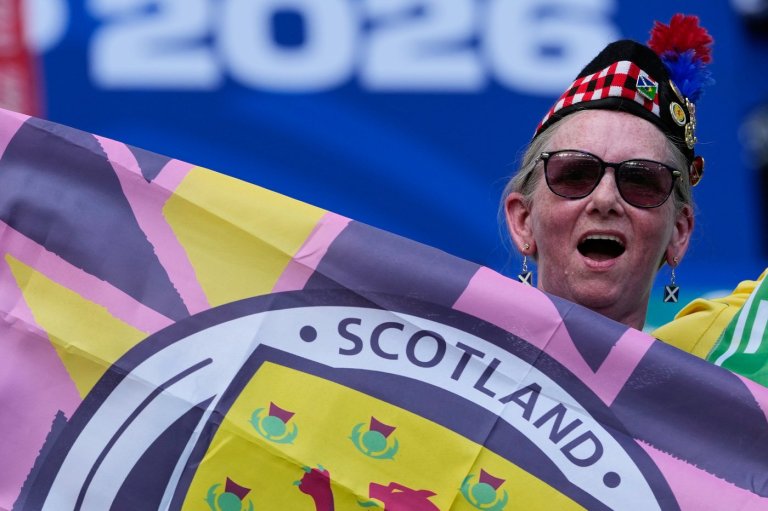 Scotland fans brave the heat and humidity to support their team at the World Cup against Brazil | iNFOnews.ca