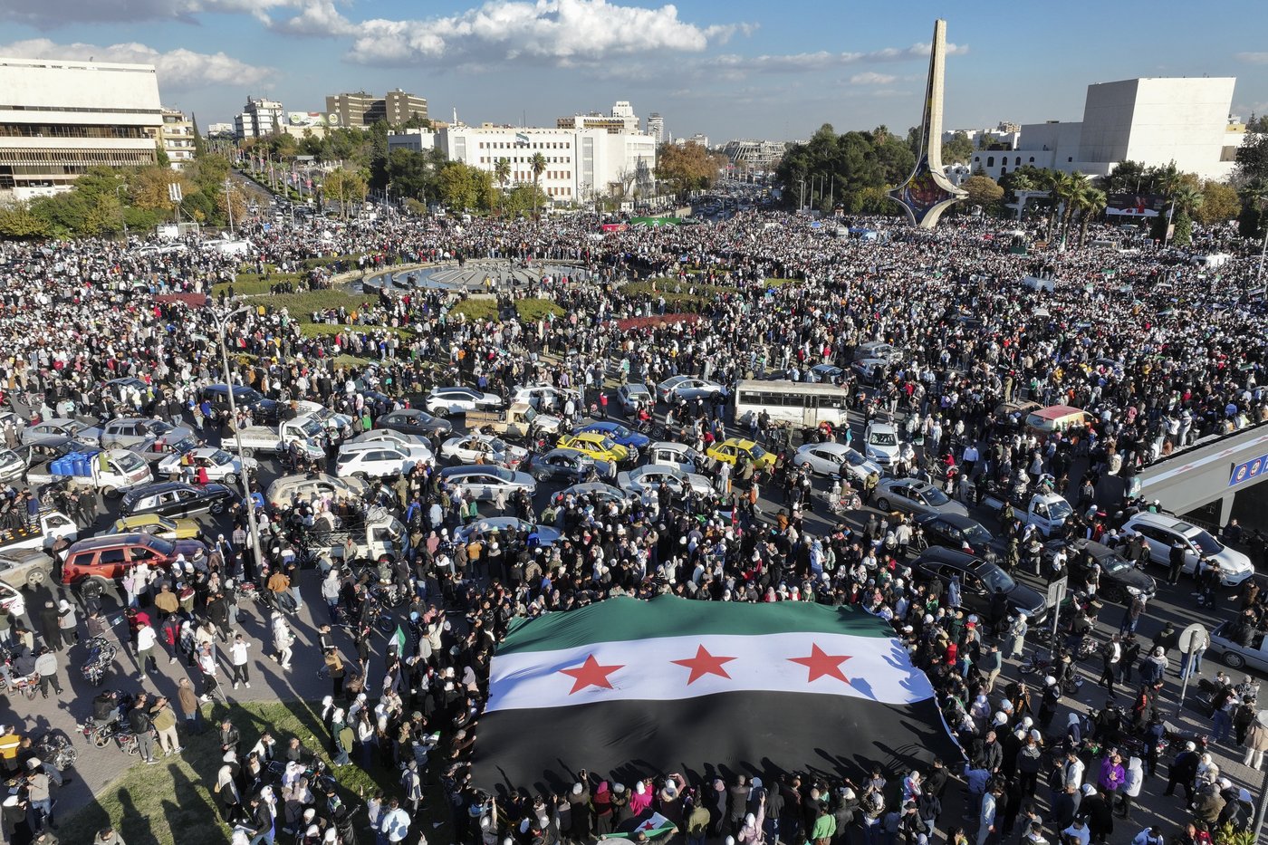 New Syria's 1st week: Rebels try to bring normalcy while Syrians vow to speak up | iNFOnews.ca New Syria's 1st week: Rebels try to bring normalcy while Syrians vow to speak up | iNFOnews.ca