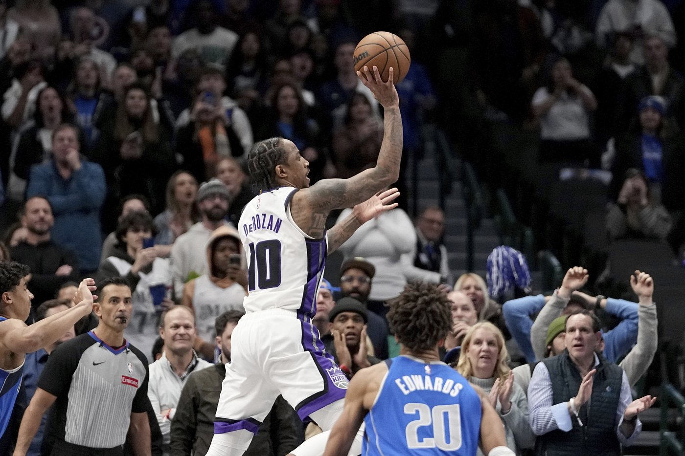 DeRozan scores 42 points, including OT winner, as Kings edge depleted Mavericks 129-128 | iNFOnews.ca