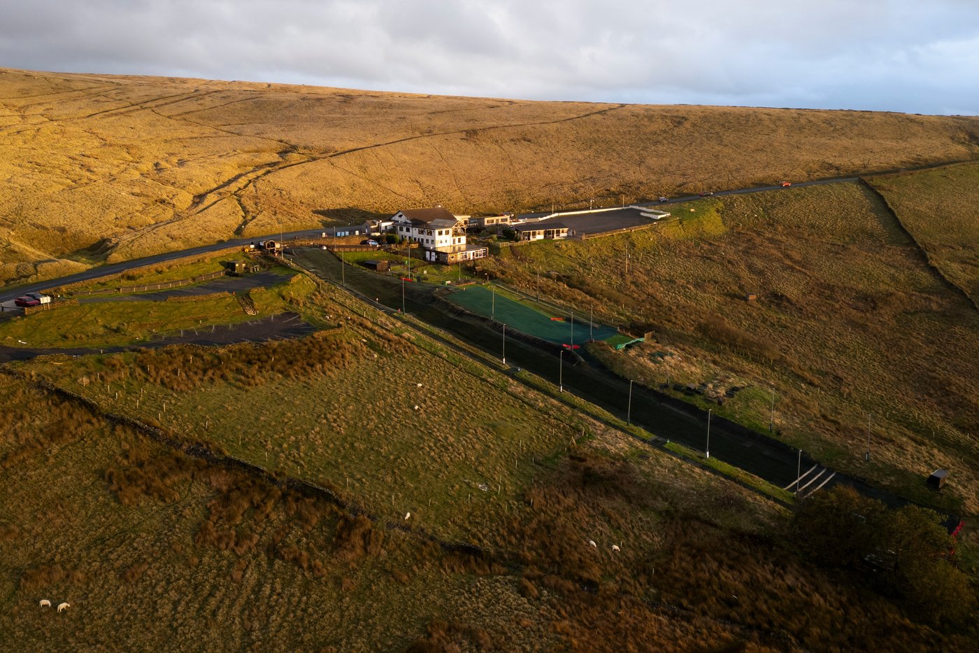 No snow, no problem: The plastic slope surrounded by sheep that produced Britain's top skier | iNFOnews.ca No snow, no problem: The plastic slope surrounded by sheep that produced Britain's top skier | iNFOnews.ca
