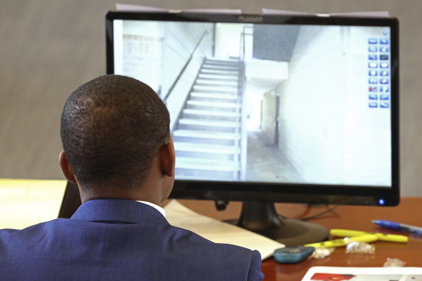 Campus cameras showed a gay student leaving his Ole Miss apartment the day he disappeared | iNFOnews.ca Campus cameras showed a gay student leaving his Ole Miss apartment the day he disappeared | iNFOnews.ca