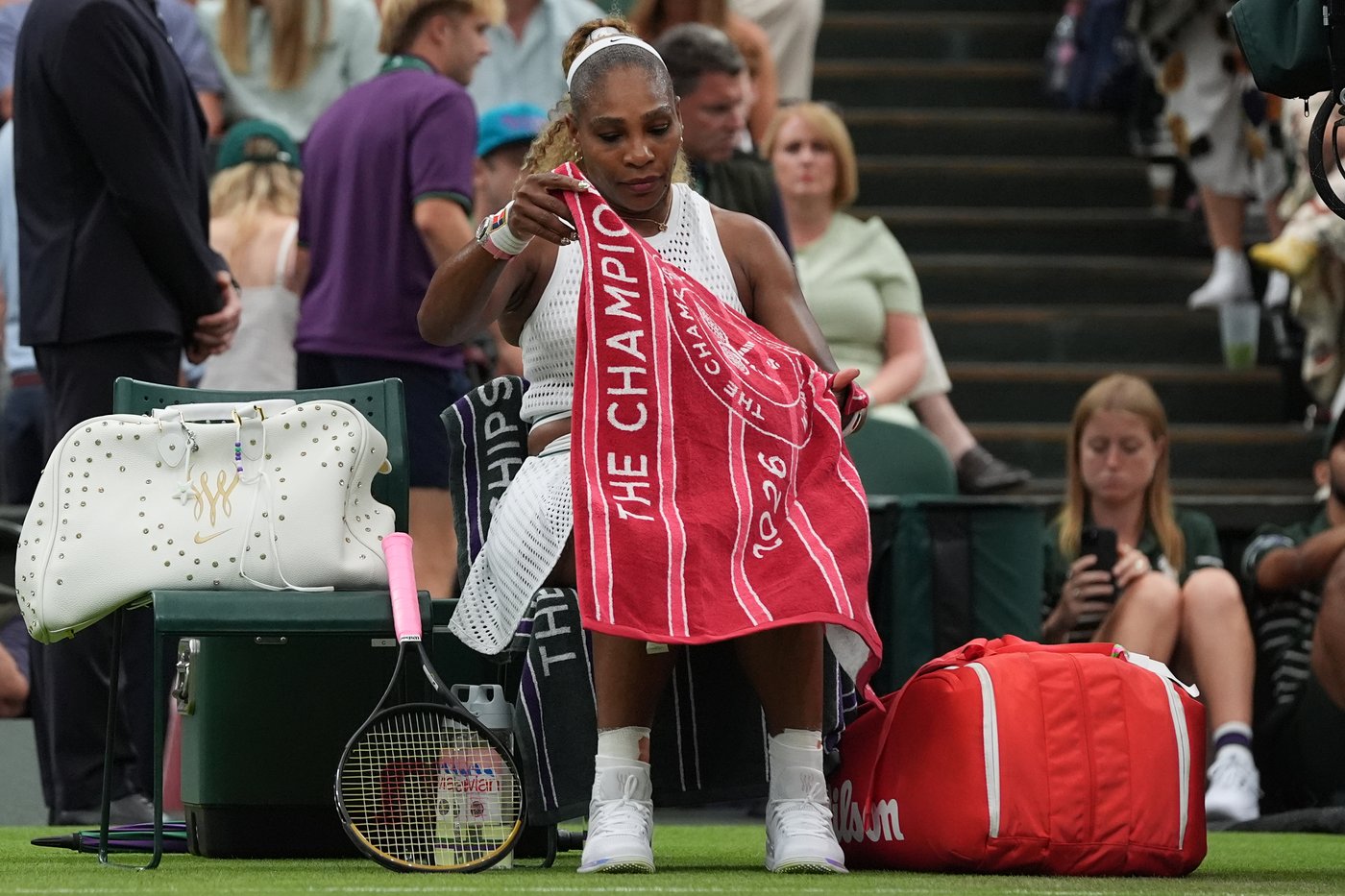 Serena Williams tweaked her knee during Wimbledon return at age 44, agent says | iNFOnews.ca