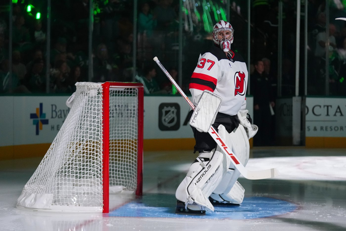 Connor Hellebuyck makes his New Jersey Devils debut as starter in net at Dallas | iNFOnews.ca Connor Hellebuyck makes his New Jersey Devils debut as starter in net at Dallas | iNFOnews.ca