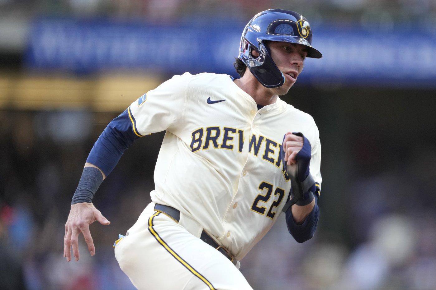 Brewers, Yelich scratched with back issue before Phillies game, not expected out long | iNFOnews.ca Brewers, Yelich scratched with back issue before Phillies game, not expected out long | iNFOnews.ca