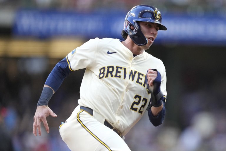 Brewers, Yelich scratched with back issue before Phillies game | iNFOnews.ca