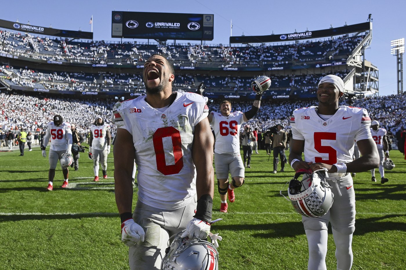 Oregon gets top billing in College Football Playoff's opening rankings, Ohio St 2nd and Georgia 3rd | iNFOnews.ca