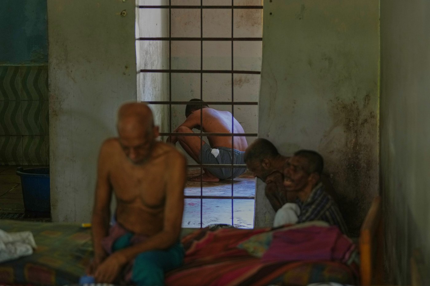 Survivors from a burned Sri Lankan nursing home relocate, in photos | iNhome