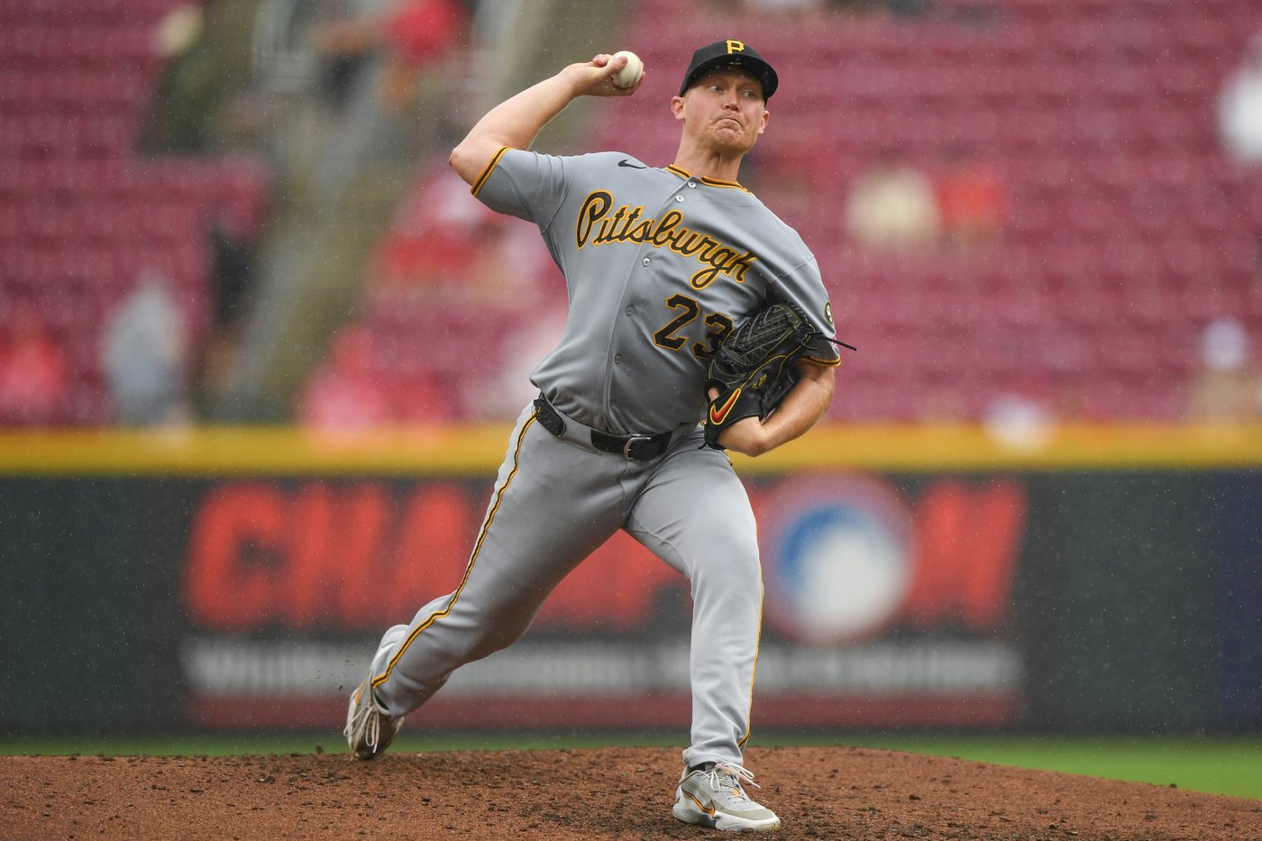 Burns wins 12th straight decision, Stewart hits 24th HR, as Reds beat Pirates 10-2 | iNFOnews.ca Burns wins 12th straight decision, Stewart hits 24th HR, as Reds beat Pirates 10-2 | iNFOnews.ca