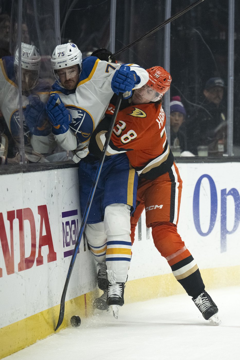 Jiri Kulich's goal in overtime gives Sabres a 3-2 victory over Ducks | iNFOnews.ca