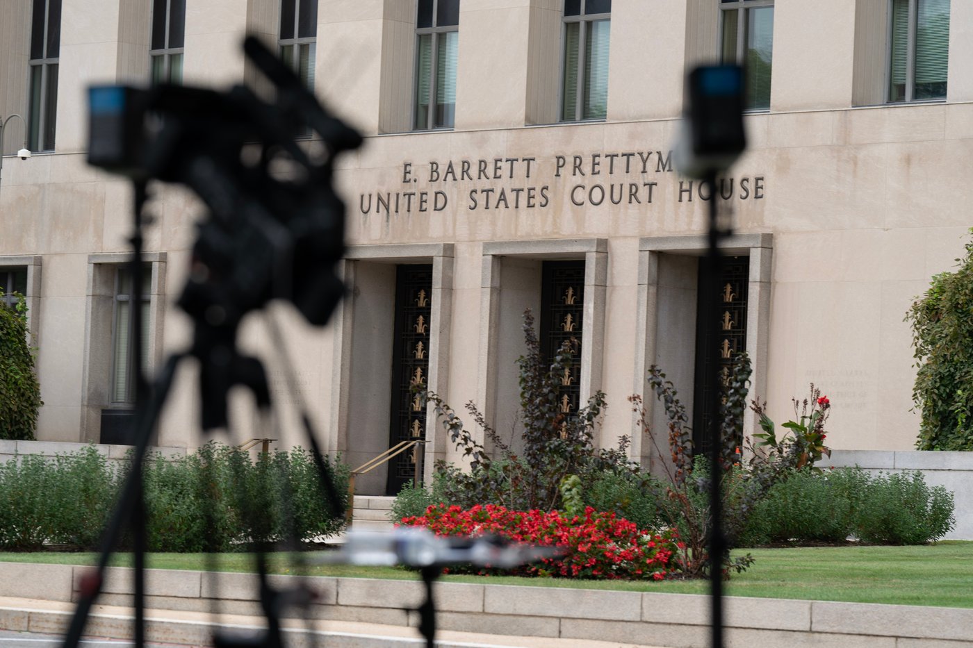 Judge hears arguments without immediately ruling in lawsuit over White House ban on 3 news outlets | iNFOnews.ca