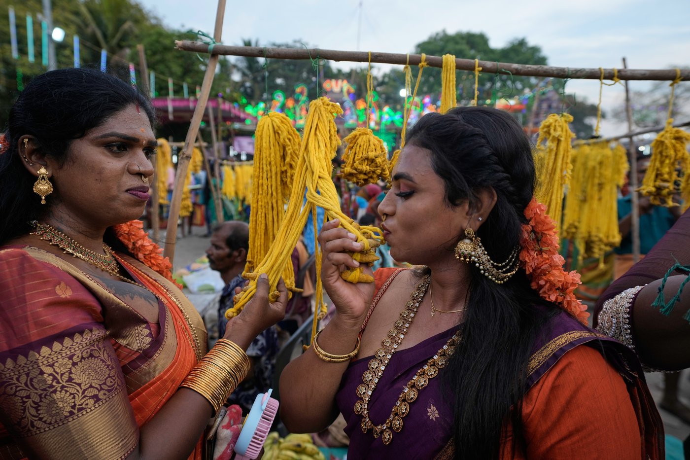 PHOTO ESSAY: A symbolic marriage ritual and beauty pageant brings India’s trans community together | iNFOnews.ca