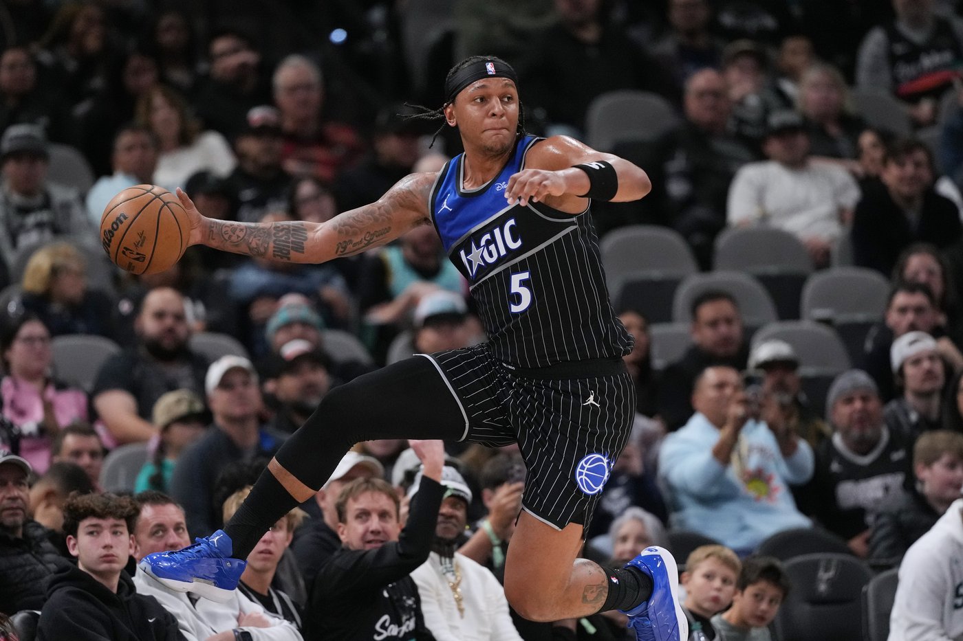 Wembanyama fuels early surge in late start as Spurs overcome travel woes to beat Magic | iNFOnews.ca Wembanyama fuels early surge in late start as Spurs overcome travel woes to beat Magic | iNFOnews.ca