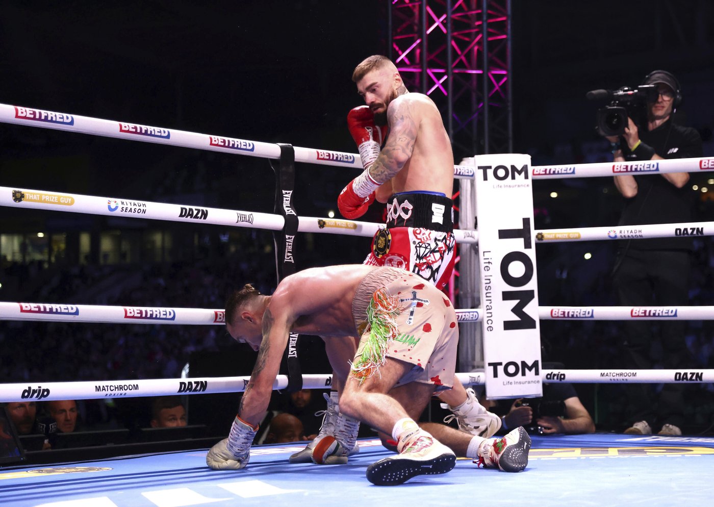 Lewis Crocker beats Paddy Donovan by split decision to become IBF world welterweight champion | iNFOnews.ca
